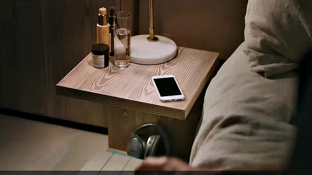 Аманда Сейфрид соблазняет в откровенных эротических сценах