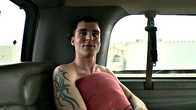 Amateur watches guy jerking off in public outdoor van