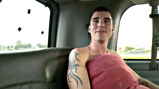 Amateur watches guy jerking off in public outdoor van
