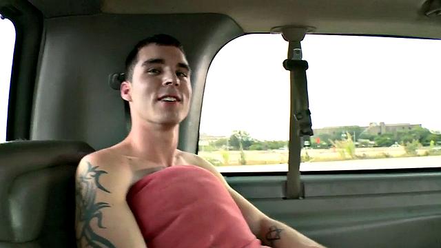 Amateur watches guy jerking off in public outdoor van