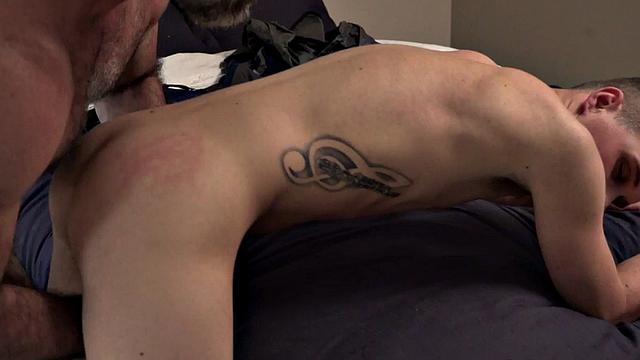 Hairy daddy barebacked by twink after cocksucking