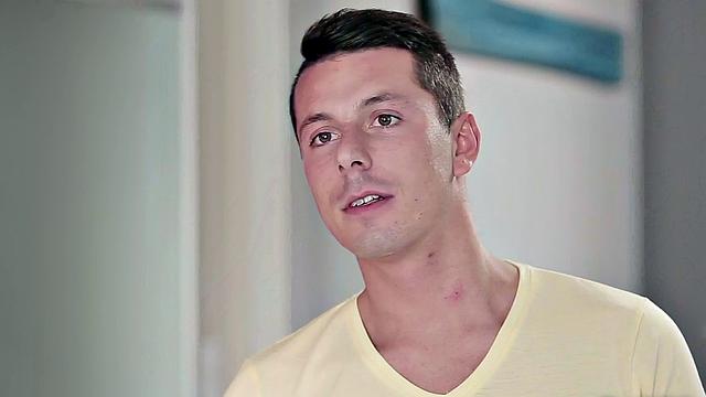 Brunette with trimmed pussy gets her pussy licked & fucked in hot yoga session