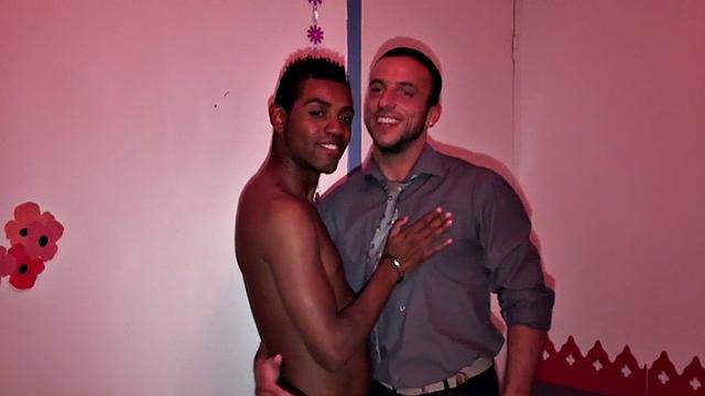 Black jockstrap stud fucked by white top after sucking