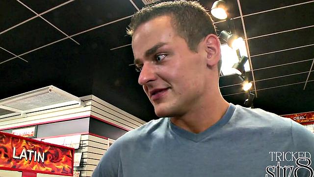 Real gloryhole sucked by facial-loving gay dude