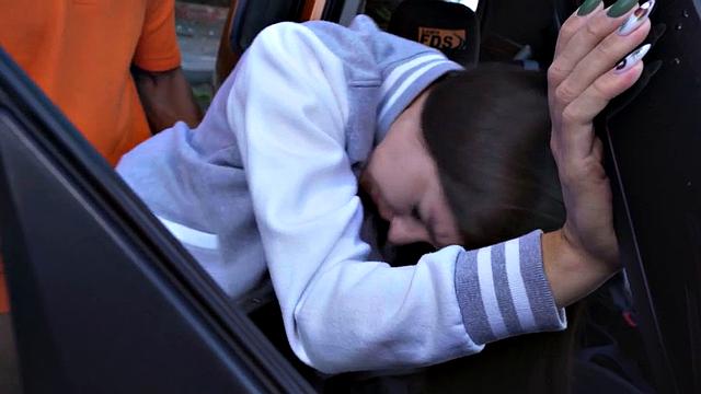 Driving student with tight gets fucked