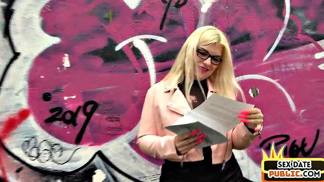 Big public slut fucked by sex date after outdoor sucking