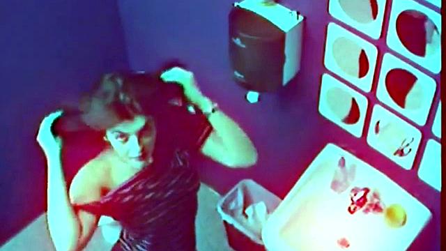 Exhibitionist masturbates solo