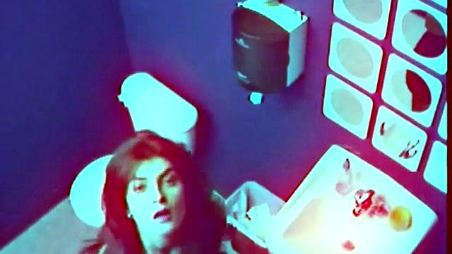 Exhibitionist masturbates solo