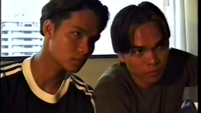 Asian twinks giving head while breeding in trio for jizz