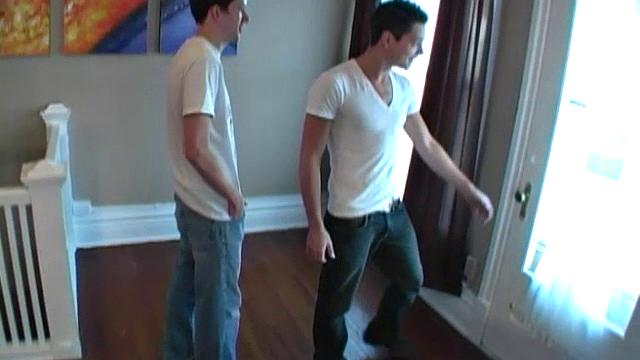 Девин загоняет Тристяна на колени перед своим толстым членом