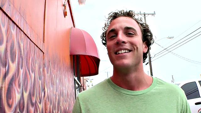 Naive straight guy ends in gay gloryhole