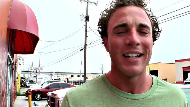 прямой парень попадает в горячий гей-глори холл