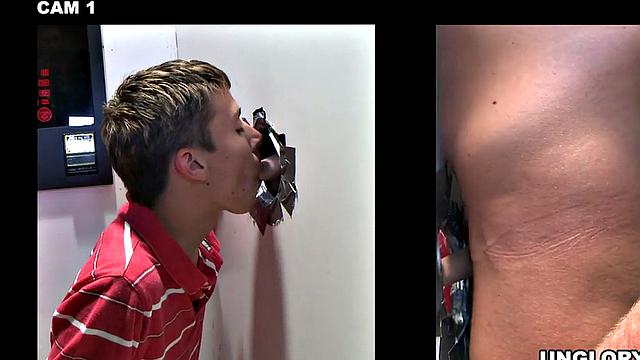 Naive straight guy ends in gay gloryhole