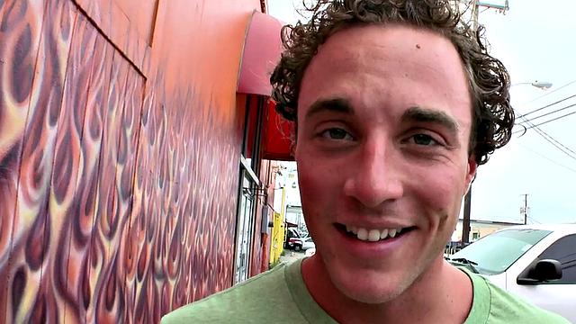 Naive straight guy ends in gay gloryhole