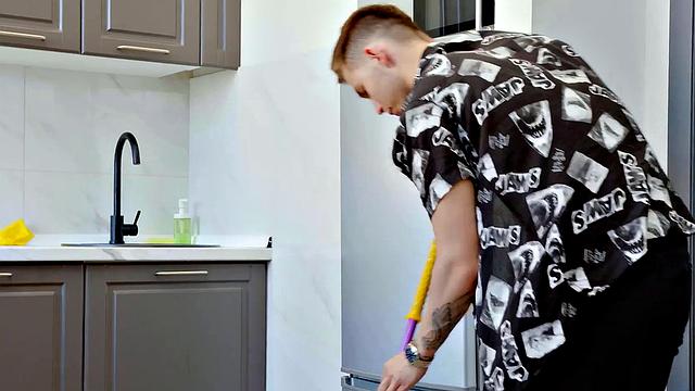 RIM4K. Stud has to cancel cleaning because of sex with two roomies