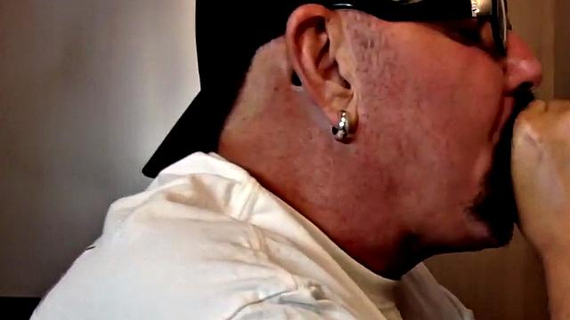 Mouthjizzed gloryhole DILF sucks POV rod in closeup