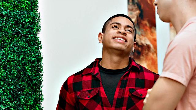 Black stud barebacked in 3some by white after BJ