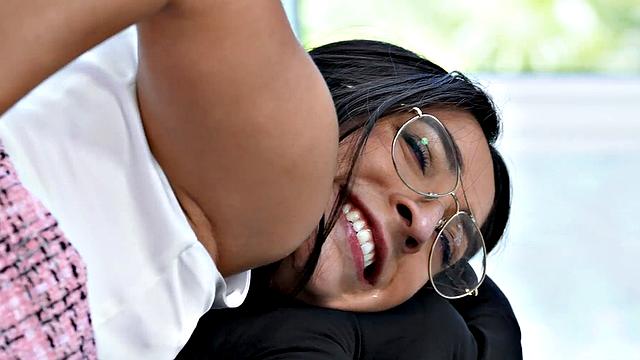 Tiny Assistant Is the Boss's Personal Fuck Toy