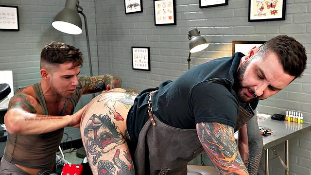 FistingInferno - Beefy Tattooer Rosebuded By Fist