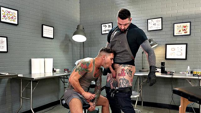 FistingInferno - Beefy Tattooer Rosebuded By Fist