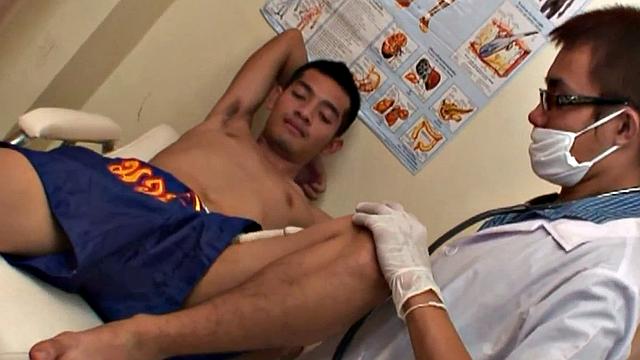 Sportive Asian twink bareback fucked in infirmary by a doctor