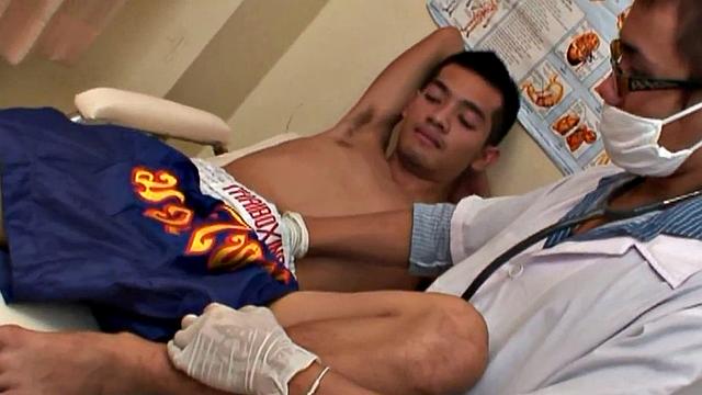 Sportive Asian twink bareback fucked in infirmary by a doctor
