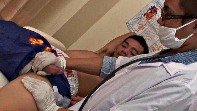 Sportive Asian twink bareback fucked in infirmary by a doctor