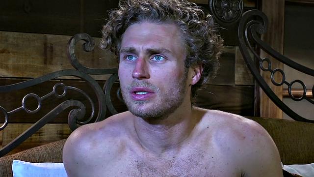 Katy Kiss получает жёстко в собачке прямо на диване