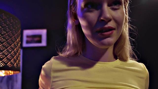 MILF nympho drilled in threesome by big white dick