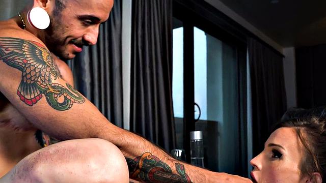 Inked bae cocksucking her lover in affair