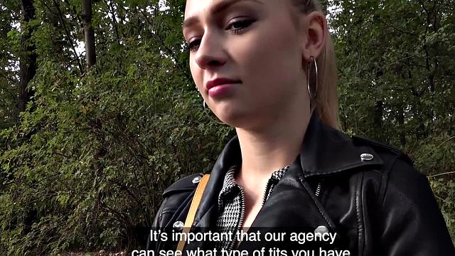 чешка с хвостиком решила: штаны дома, секс на улице, а pov и шутки всегда при ней