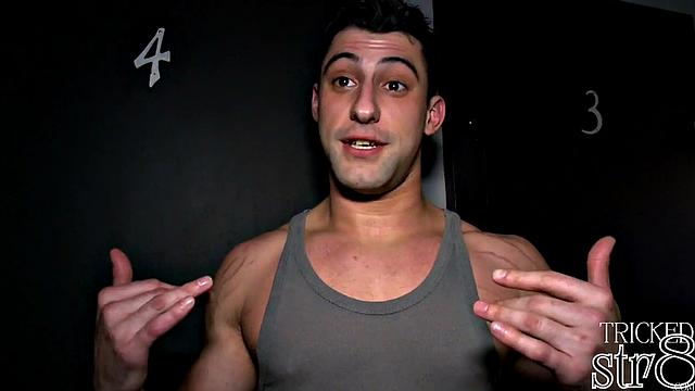 Nasty str8 dude fooled in gloryhole