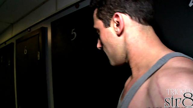 Nasty str8 dude fooled in gloryhole