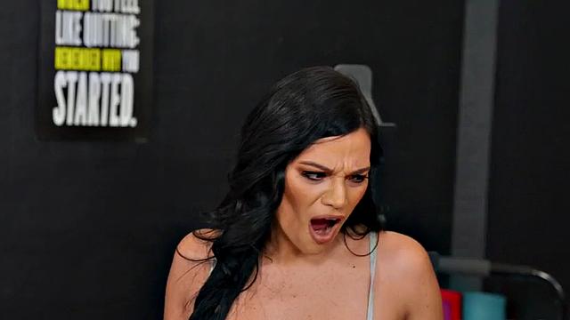 Short guy bangs bootylicious Latina coach after practice