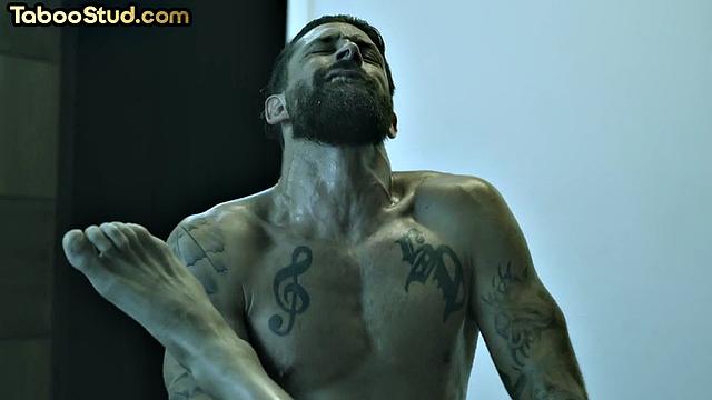 Handsome jock analfucked by hot BF