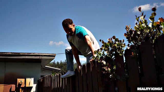 MILF Teaches The Art Of Threesome