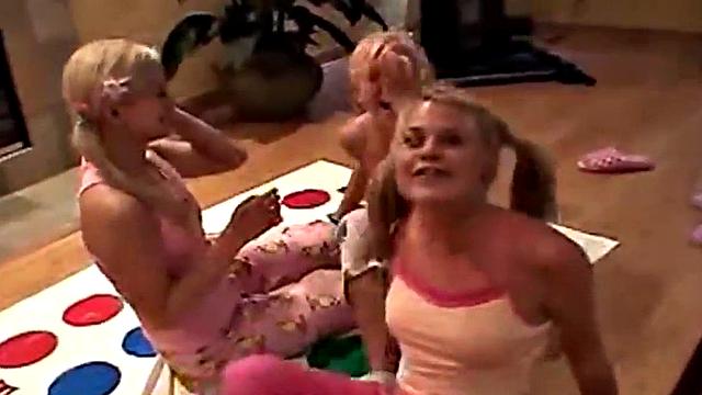 Amateur solo teen babe masturbates at sleepover