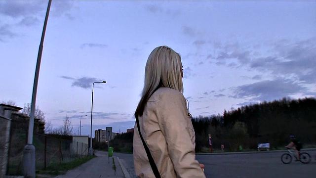 Agent convinces blonde to fuck in the outdoors with his hot blowjob and handjob skills