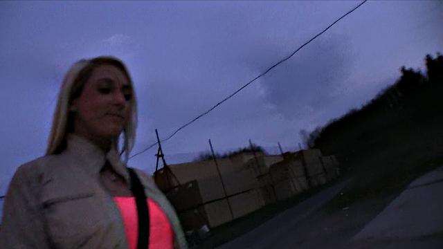 Agent convinces blonde to fuck in the outdoors with his hot blowjob and handjob skills