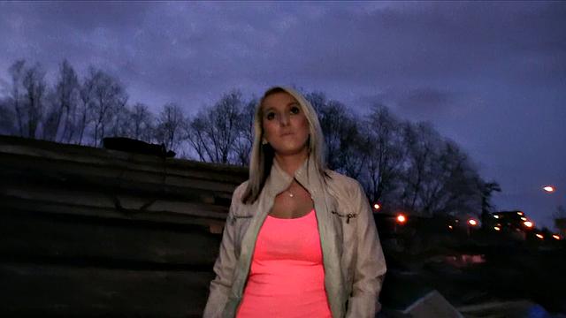 Agent convinces blonde to fuck in the outdoors with his hot blowjob and handjob skills