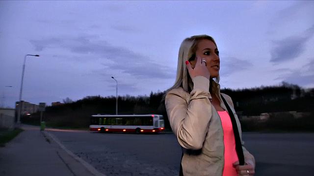 Agent convinces blonde to fuck in the outdoors with his hot blowjob and handjob skills