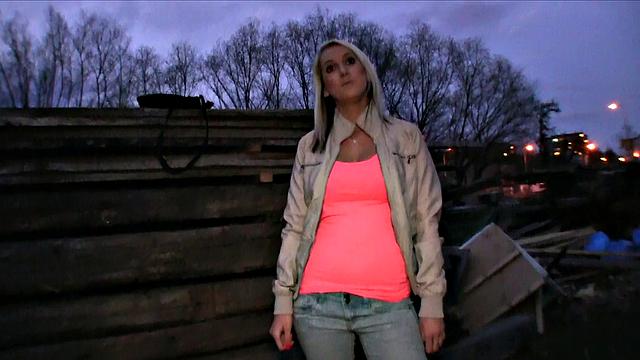 Agent convinces blonde to fuck in the outdoors with his hot blowjob and handjob skills