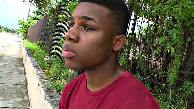 Amateur Black round ass picked up and fucked outdoor