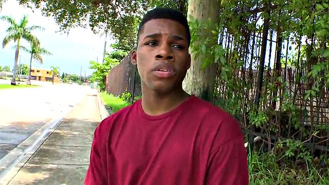 Amateur Black round ass picked up and fucked outdoor