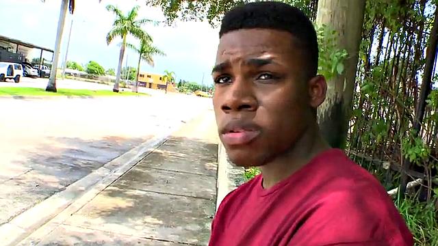 Amateur Black round ass picked up and fucked outdoor