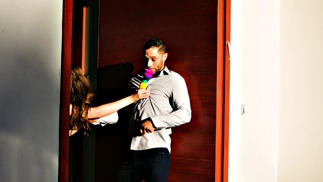 A tattooed babe ride a dildo like a pro on the sofa