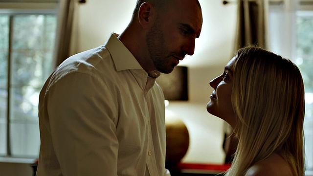 Stepdad bangs his 21yo stepdaughter in the bedroom while she's alone