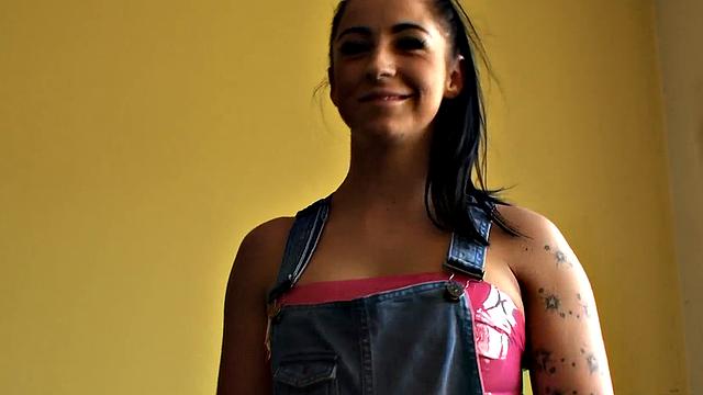 Anal Fuck Bunny Kimmie Foxx Craves Proper Pounding