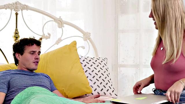 Big-booty slut fucked in doggy style in wet pussy