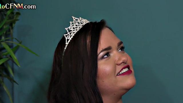 CFNM Brit gals suck cock in group blowjob action